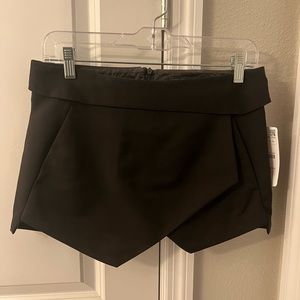 NWT Adorable Black Zara Skort